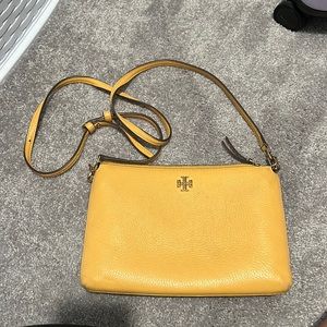 Tory Burch Mercer Pebbled Zip Crossbody
